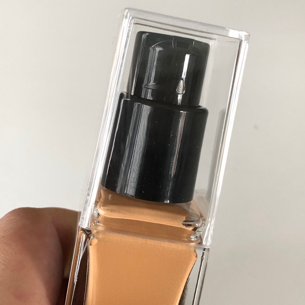 Covergirl Full Spectrum Matte Ambition Foundation - Picture 2 of 4